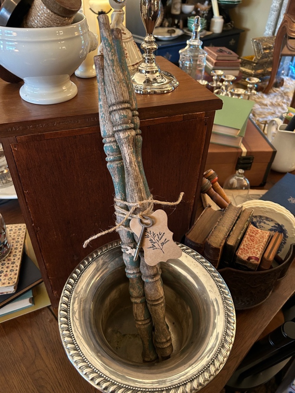Salvage Chippy French Blue Vintage Spindle Set with Antique Skeleton Key
